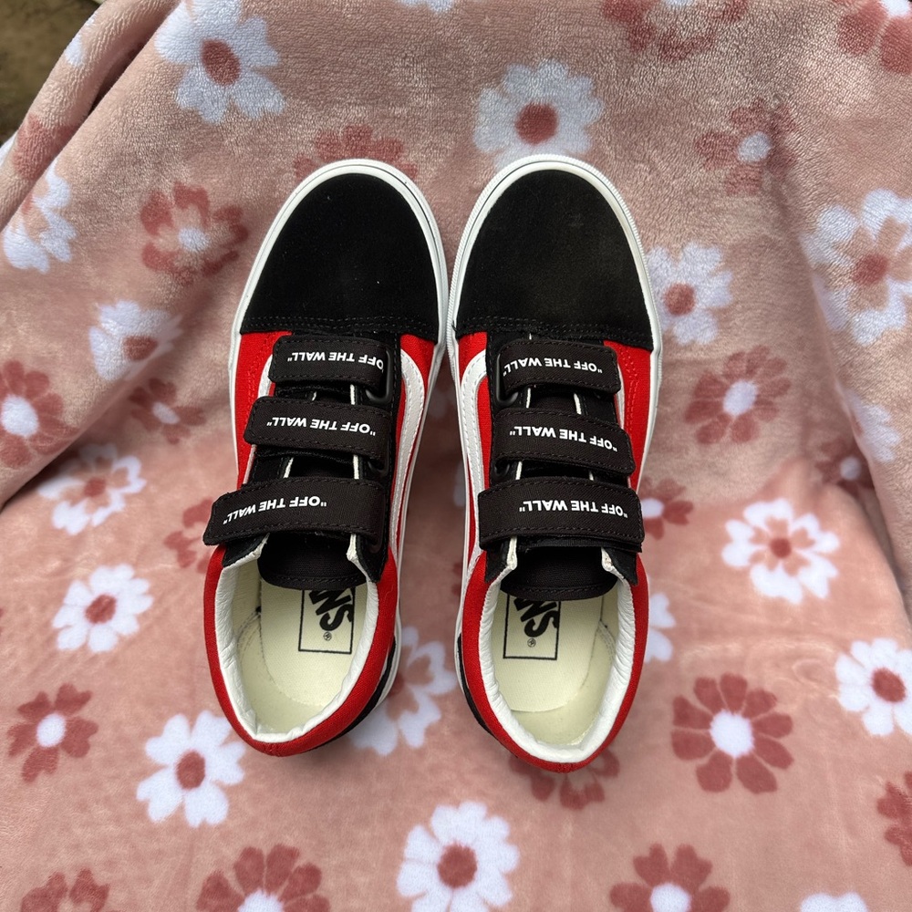Vans - Picture 3 of 6